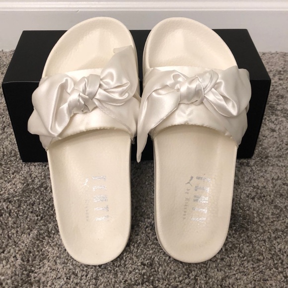 fenty slides size 10